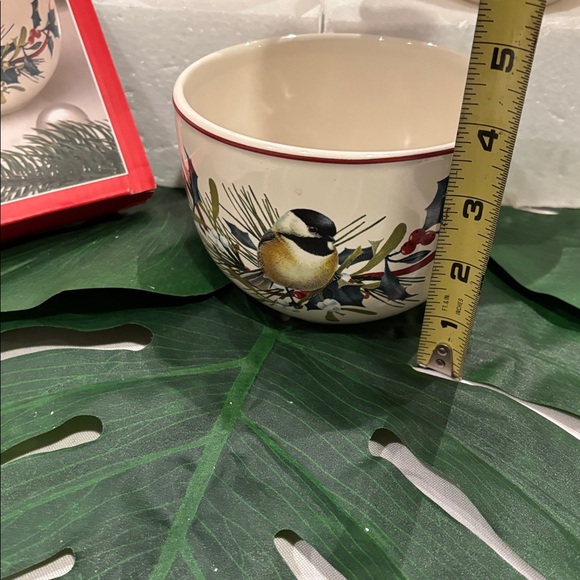 Lenox Winter greetings set of three bowls . - Picture 8 of 10